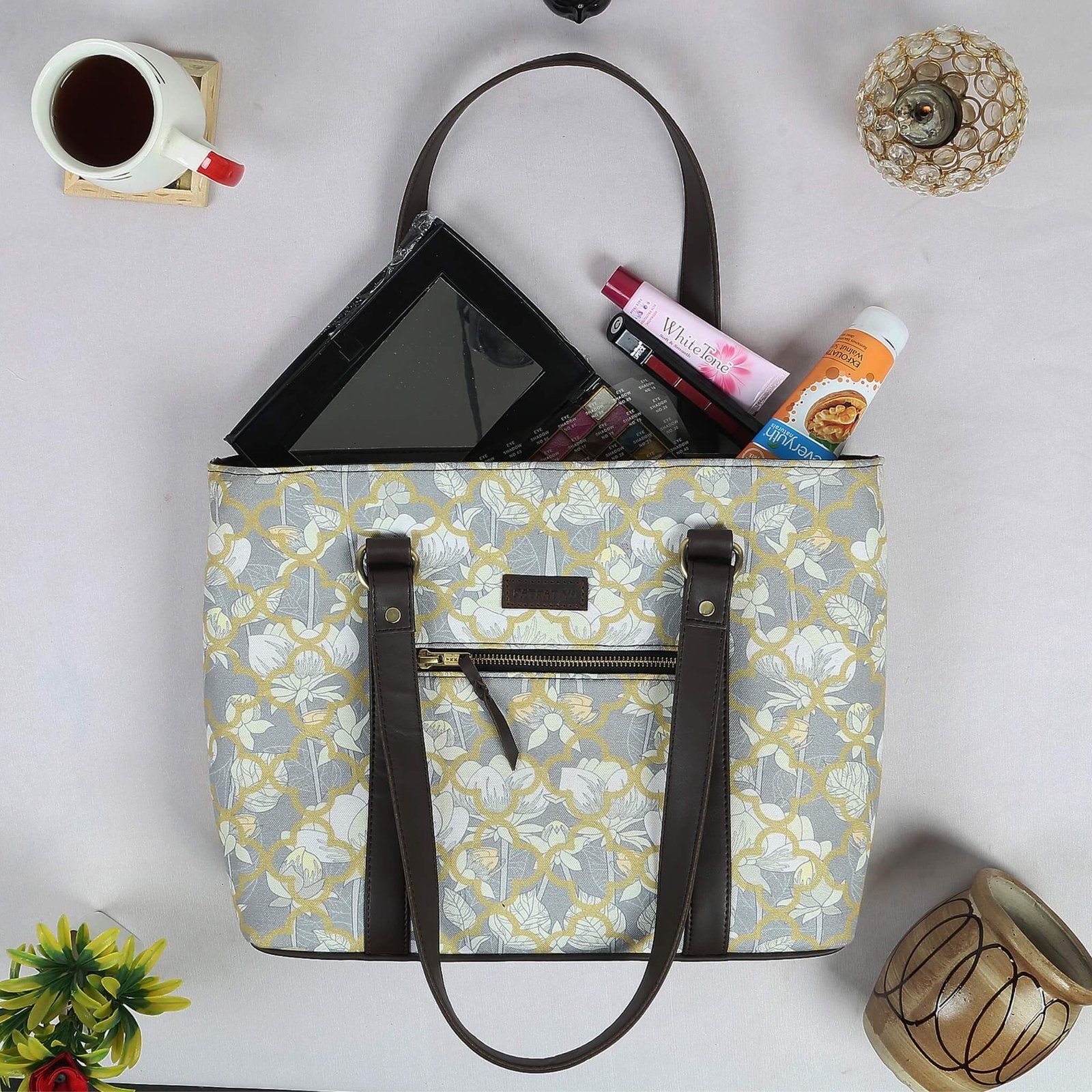 White Lotus Motif Floral Handbag
